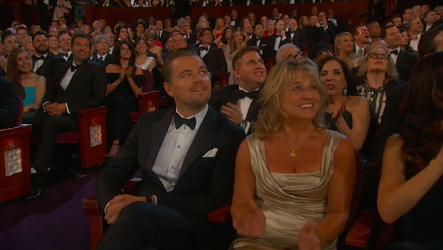 Leo ve su nombre en la pantalla con los otros nominados a los Oscar por Mejor Actor.