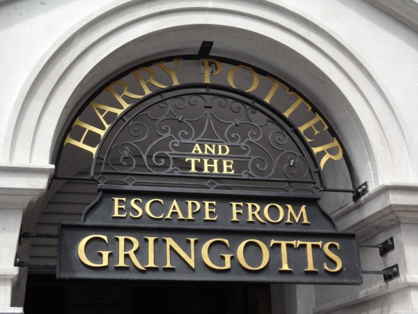 harry-potter-diagon-alley-escape-from-gringotts