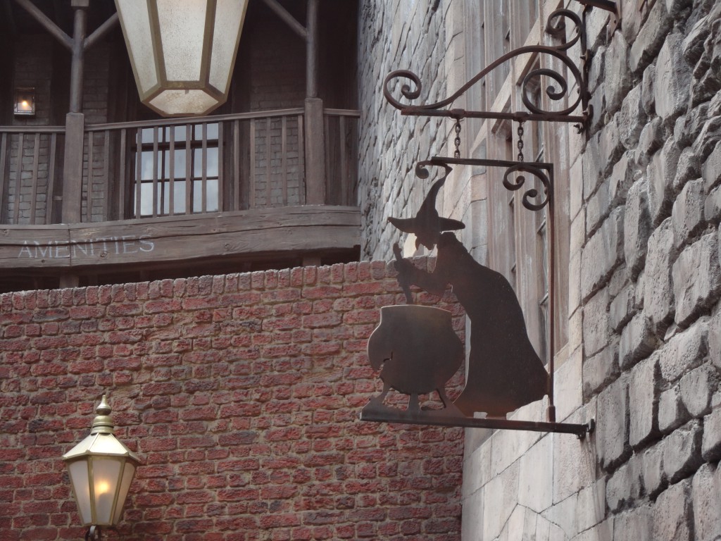 FilmClubharry-potter-diagon-alley-leaky-cauldron-sign – FilmClub