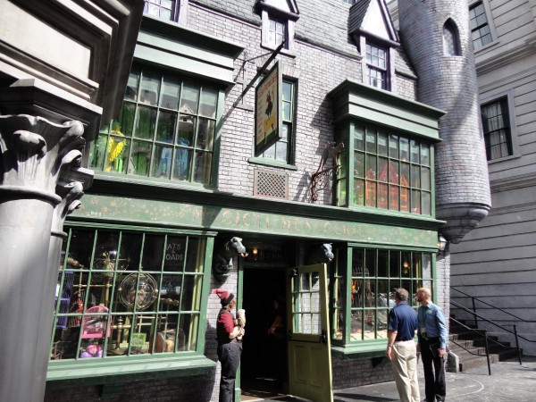 harry-potter-diagon-alley-universal-orlando-magical-menagerie