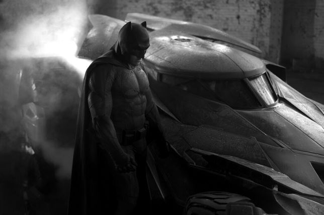 Batman y el Batmóvil en Dawn of Justice