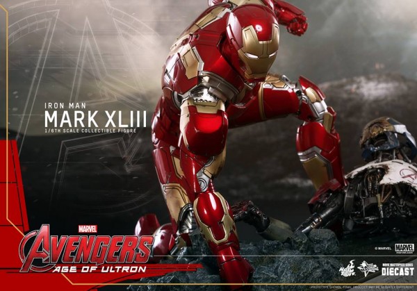 avengers-age-of-ultron-iron-man-suit-hot-toys