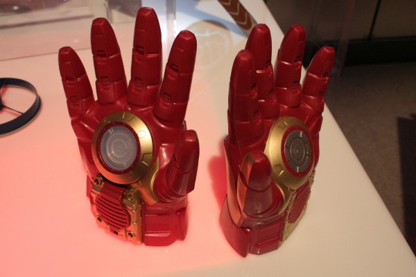 hasbro-marvel-role-play-iron-man-gloves