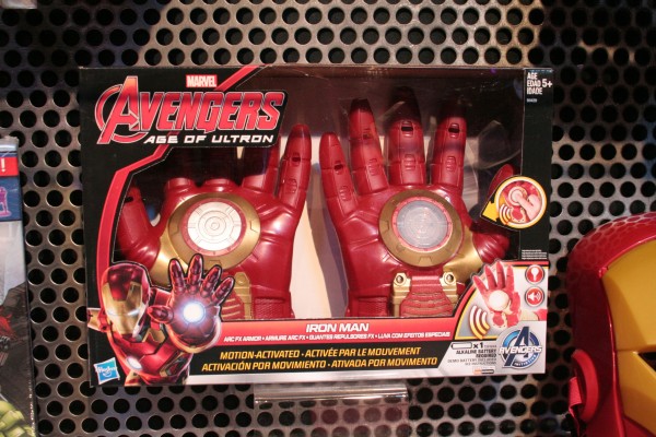hasbro-marvel-role-play-iron-man-gloves-box