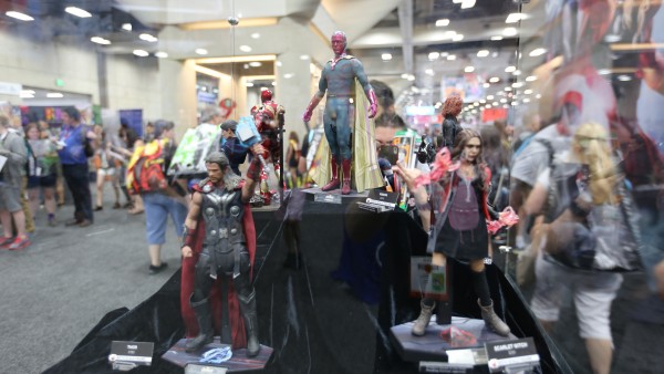 avengers-hot-toys-sideshow-collectibles-booth-picture-comic-con (5)