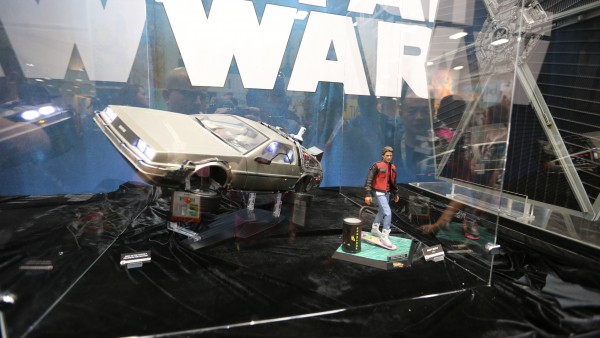 back-to-the-future-hot-toys-sideshow-collectibles-booth-picture-comic-con (2)
