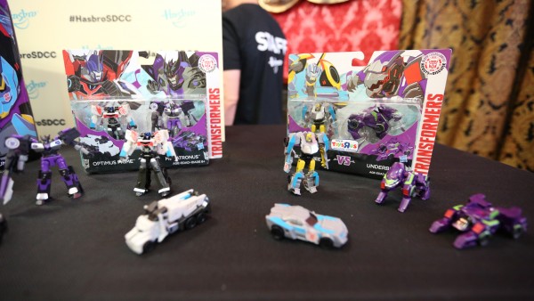 hasbro-transformers-jem-star-wars-toy-pictures-comic-con (20)