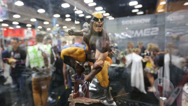 wolverine-hot-toys-sideshow-collectibles-booth-picture-comic-con (42)