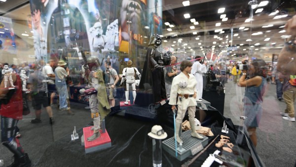 star-wars-hot-toys-sideshow-collectibles-picture-comic-con (3)