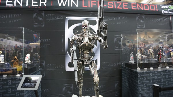 terminator-hot-toys-sideshow-collectibles-booth-picture-comic-con (1)