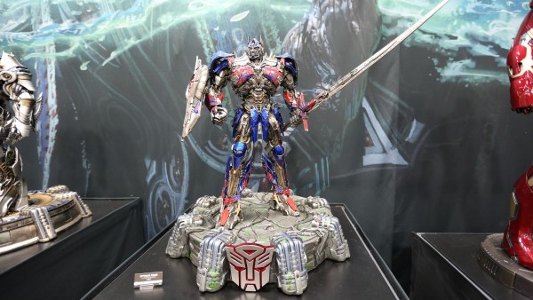 transformers-hot-toys-sideshow-collectibles-booth-picture-comic-con (3)