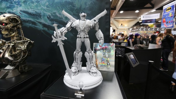 voltron-hot-toys-sideshow-collectibles-booth-picture-comic-con (1)