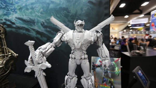 voltron-hot-toys-sideshow-collectibles-booth-picture-comic-con (2)
