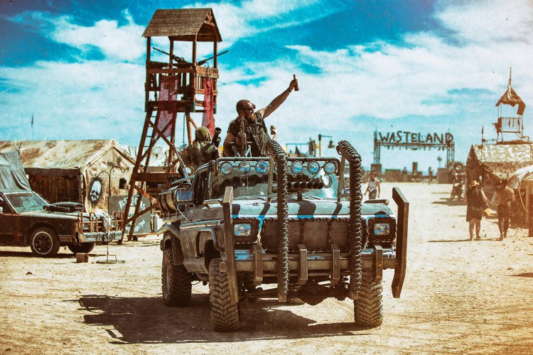 Wasteland Wekkend loco festival californiano estetica Mad Max